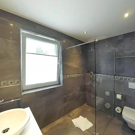 Strandnah, Balkon, Meerblick, Sauna, Gratis Nutzung Vom Ahoi Erlebnisbad Und Sauna In Sellin - House Palstek